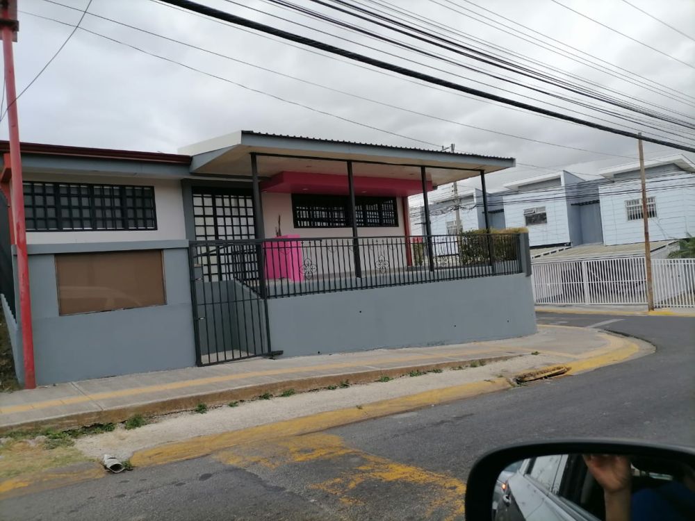 Espacio comercial en Venta en Mercedes, Costa Rica