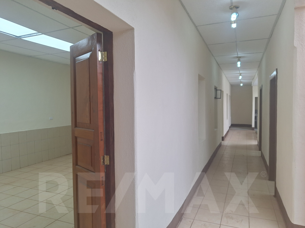 Espacio comercial en Alquiler en Mixco, Guatemala